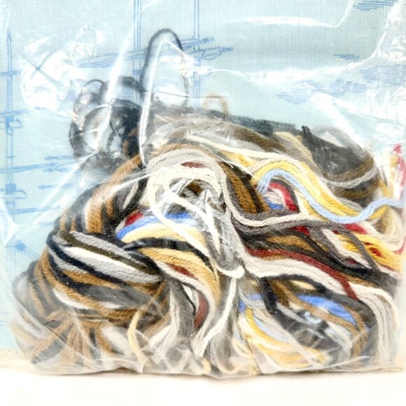 Vintage Paragon Stitchery Creative Crewel Stamped Needlecraft Kit Sealed (1980) - Picture 6 of 6